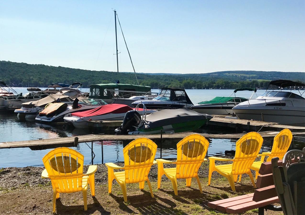 Beachcomber Inn Conesus Exterior photo